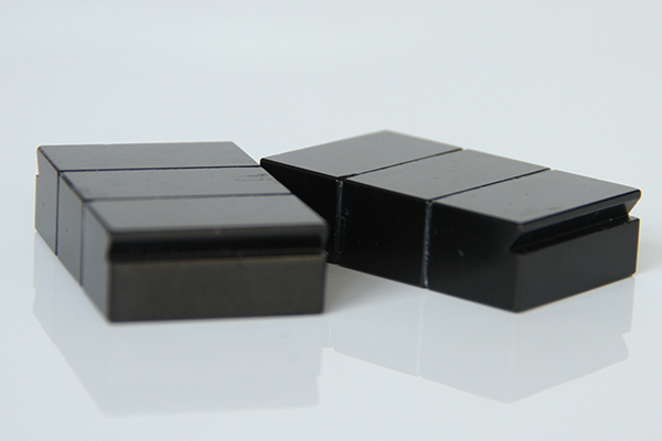 Forma de bloque magnético laminado con ranura