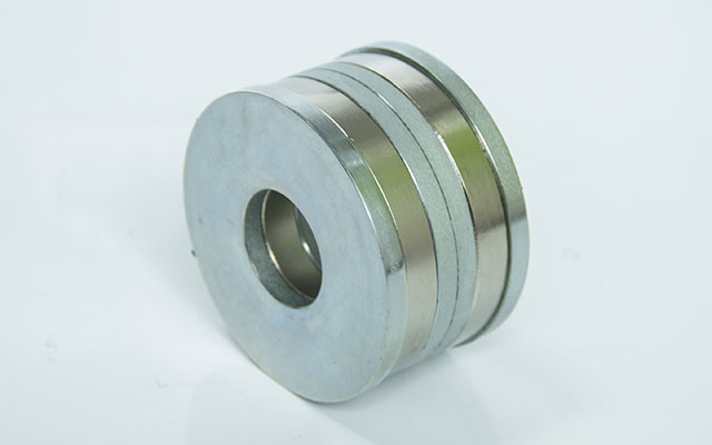 Rueda motriz magnética para robot de escalada de pared